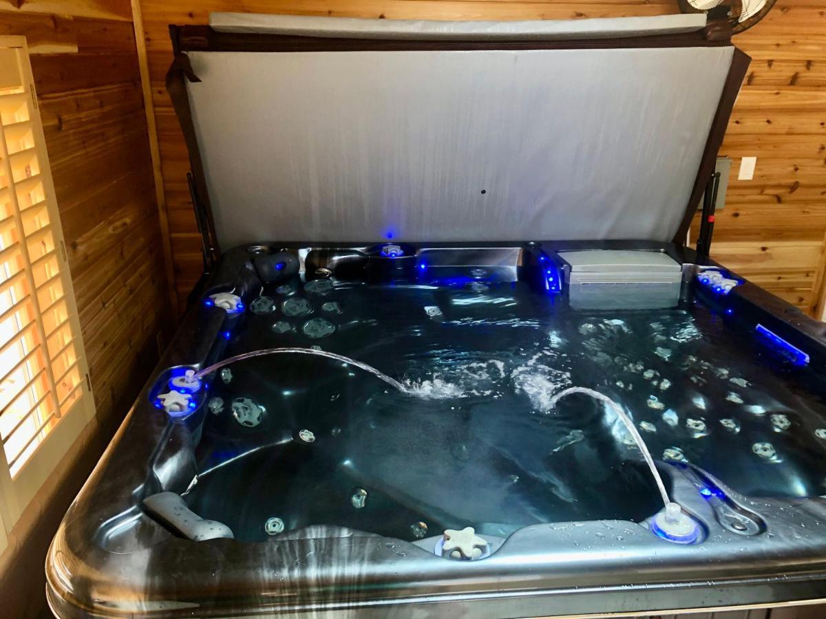 Blue Bear Den 3Br 2Ba Dtc Private Apt Hot Tub Exterior photo